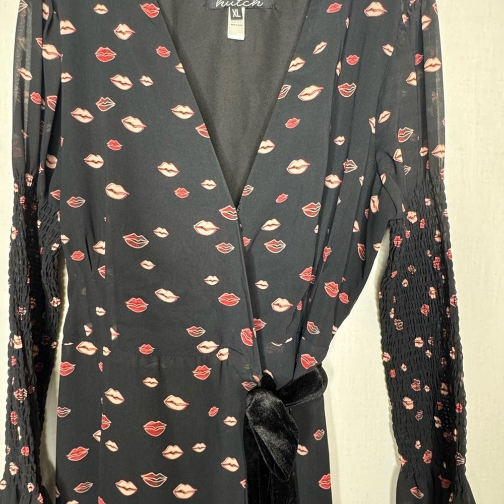 Hutch Womens Red Lips Kiss‎ Wrap Midi Dress Sz XL Novelty Velvet Smocked Sheer - Picture 7 of 12